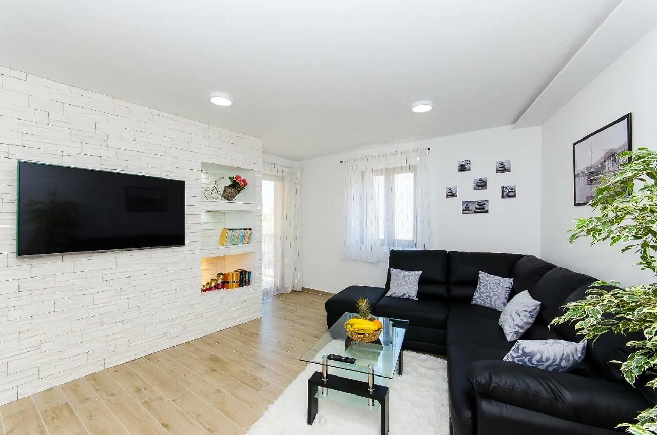 Apartments Keli Kastela Croatia