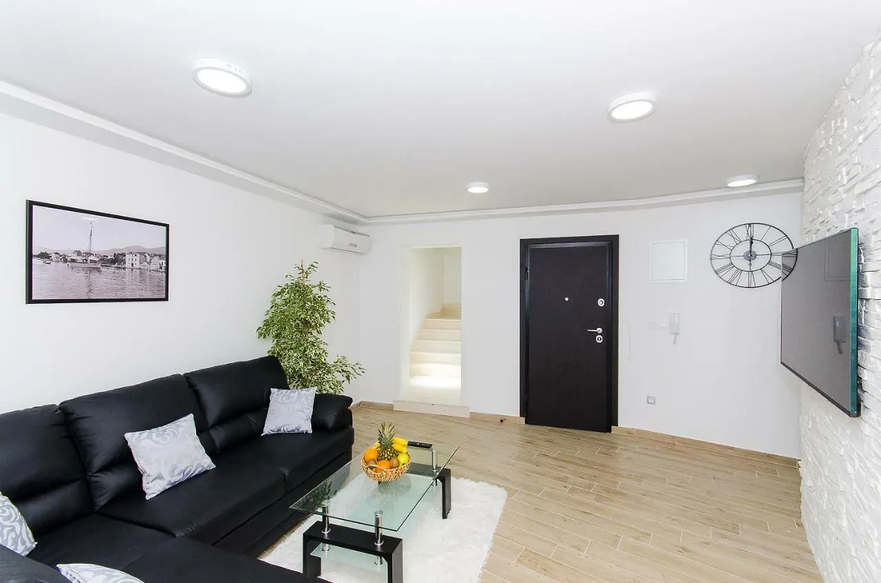 Apartments Keli Kastela