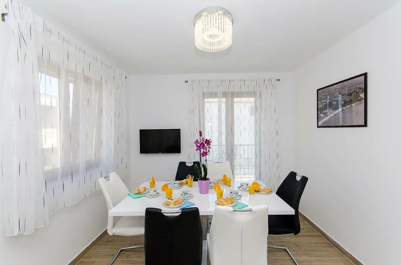 Apartments Keli Kastela