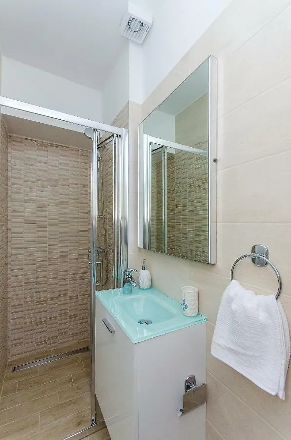 Apartments Keli Kastela Croatia