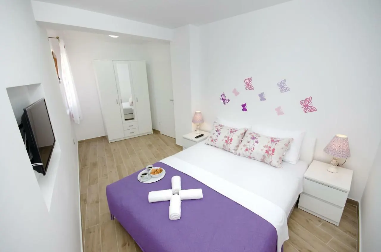 Apartments Keli Kastela