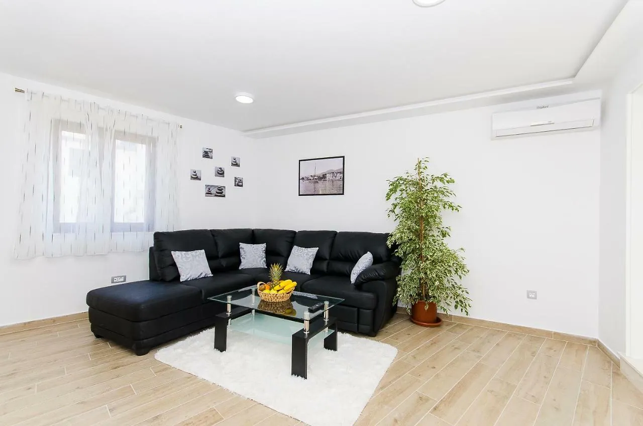 Apartments Keli Kastela