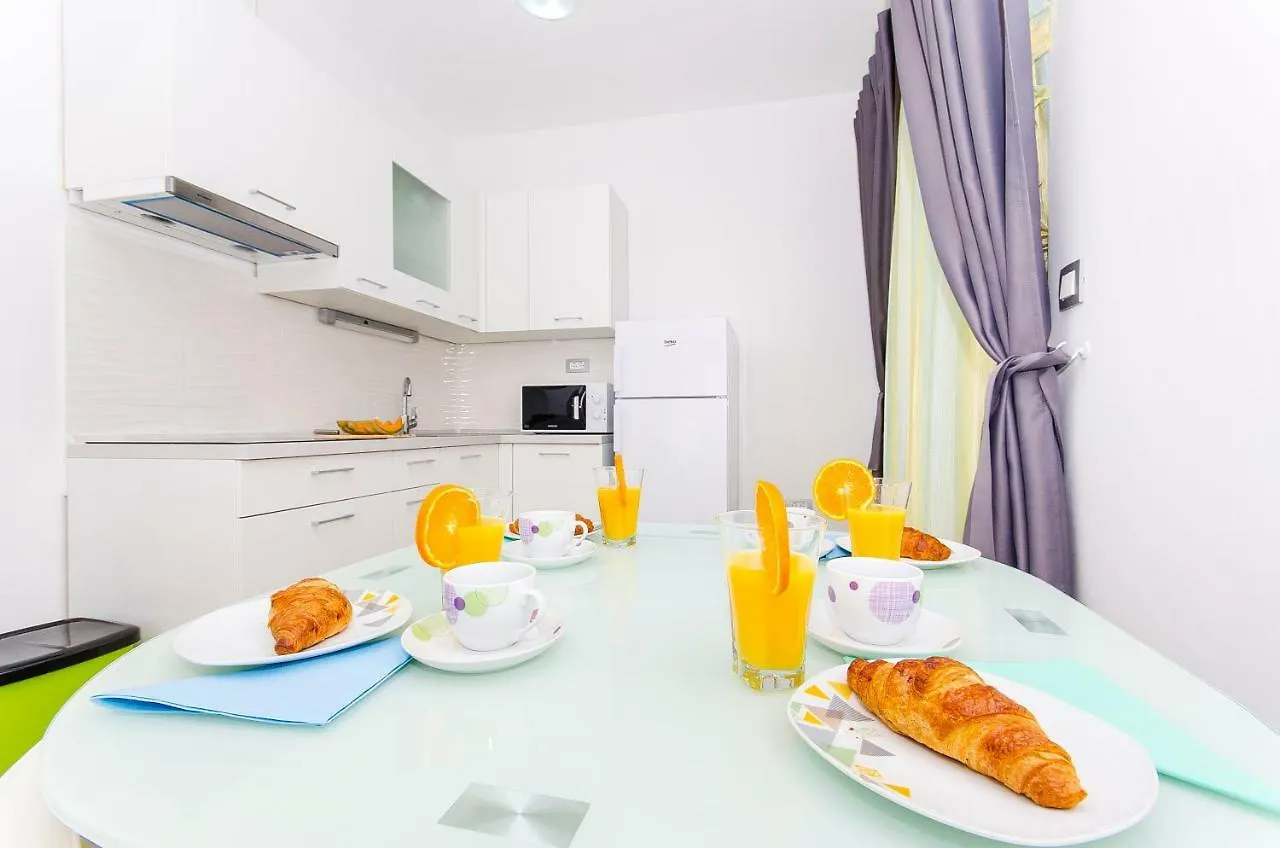 Apartments Keli Kastela 0*,  Croatia