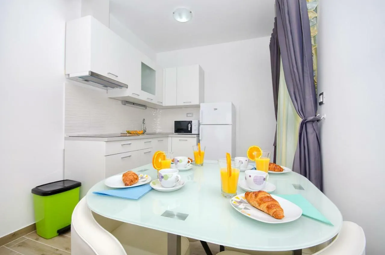 Apartments Keli Kastela Croatia