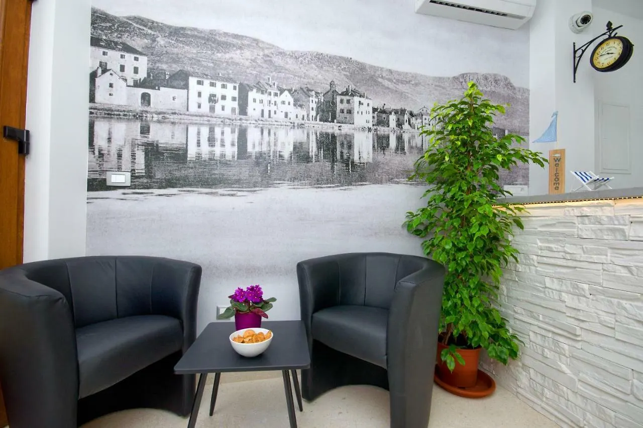 Apartments Keli Kastela 0*,  Croatia