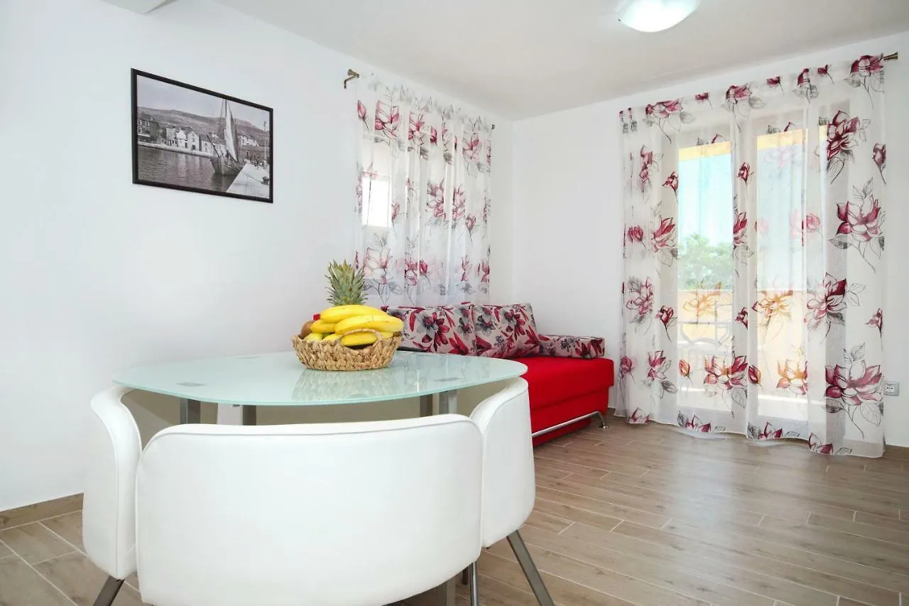 Apartments Keli Kastela