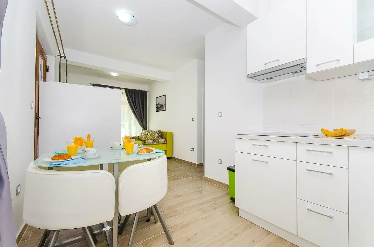 Apartments Keli Kastela Croatia